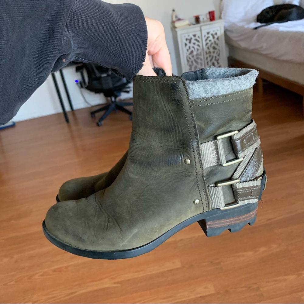 Sorel hunter green booties
